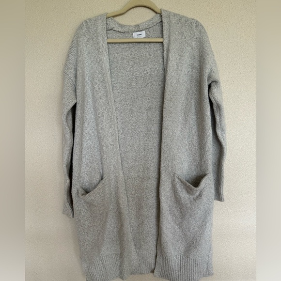 Old Navy Cardigan‎ - Picture 1 of 3